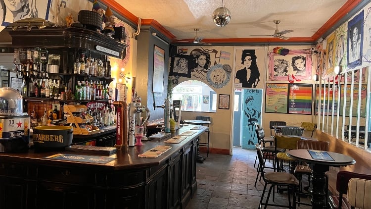 the-fox-interior-bar-and-table.jpg