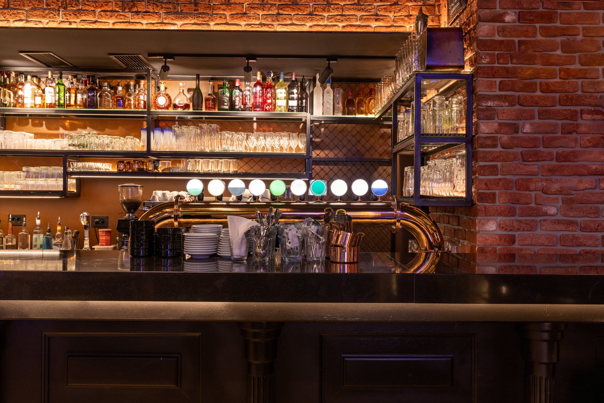 Pub & bar market value