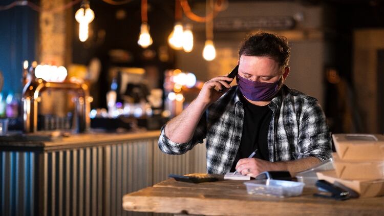 How-many-job-vacancies-are-there-in-pubs-in-August-2021.jpg