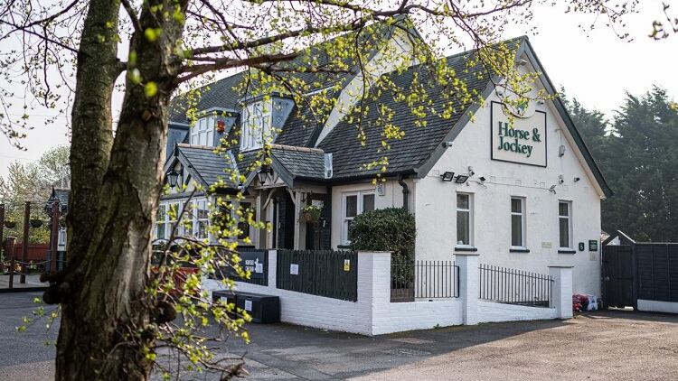 Liverpool pub 'trapped between devil and deep blue sea'