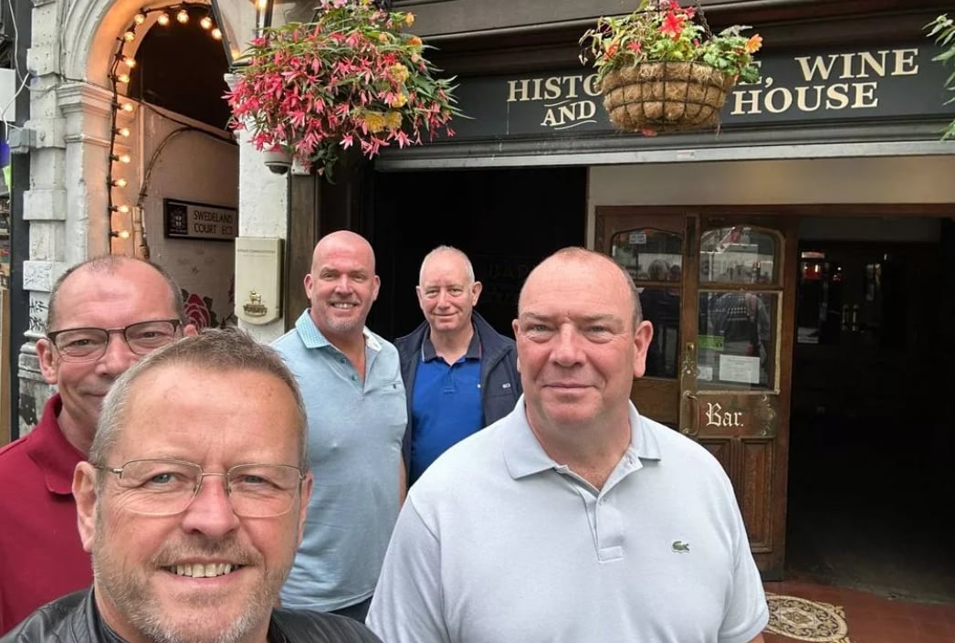 Pub crawl: ‘Jolly Boys’ embark on decade-long quest to visit 500 London pubs
