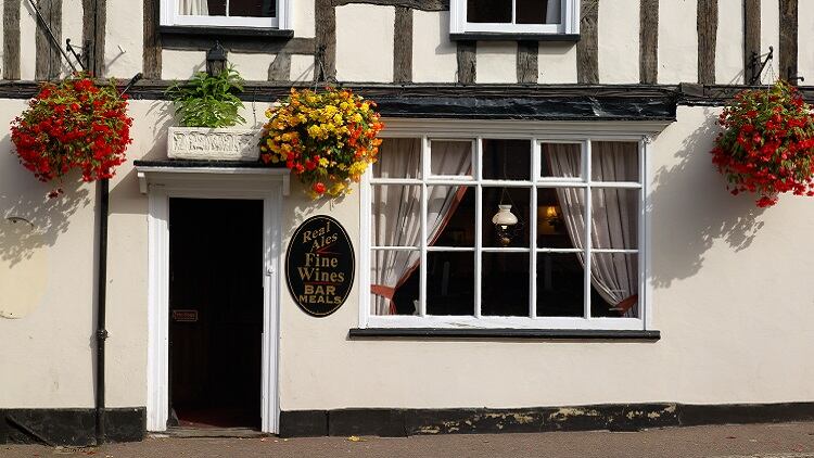 When-will-pubs-open-indoors-in-England.jpg