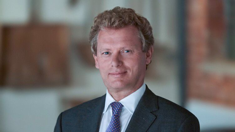 Jonathan-Neame.jpg