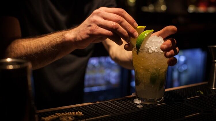 Pubgoers ‘drink more because of peer pressure’