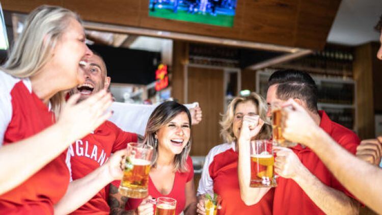 Surge in pub trade boosts economy 
