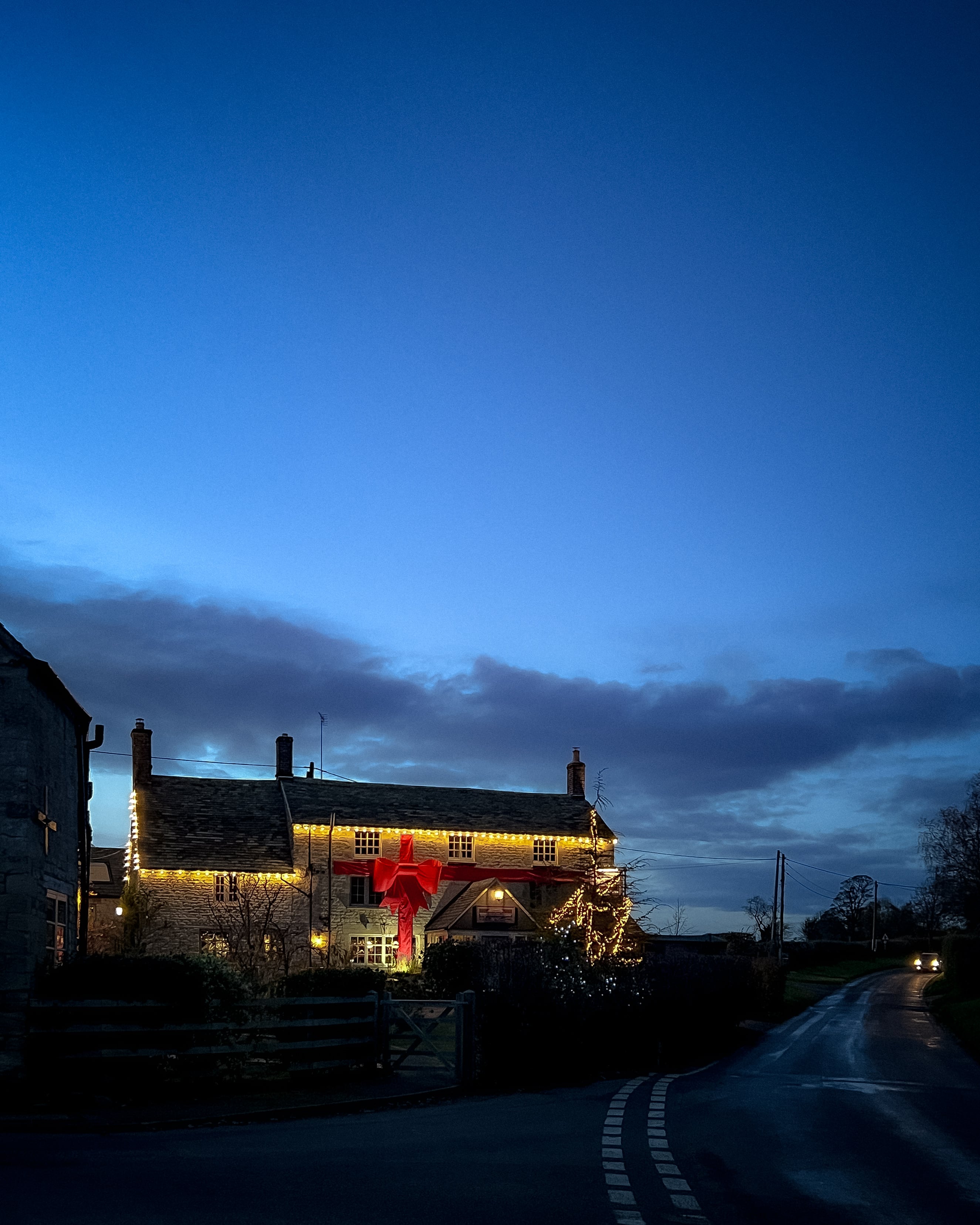Killingworth Castle at night