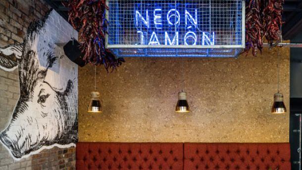 ma500-neon.jamon.berry.street3.002.jpg