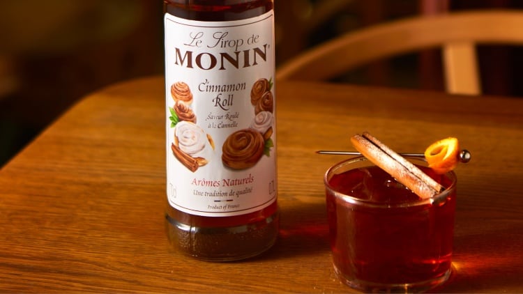 How to make a Cinnamon Roll Old Fashioned with MONIN
