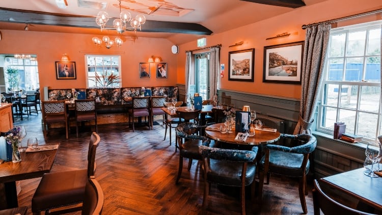 20240229-12240143-LB-Ashford-Arms-interiors.jpg