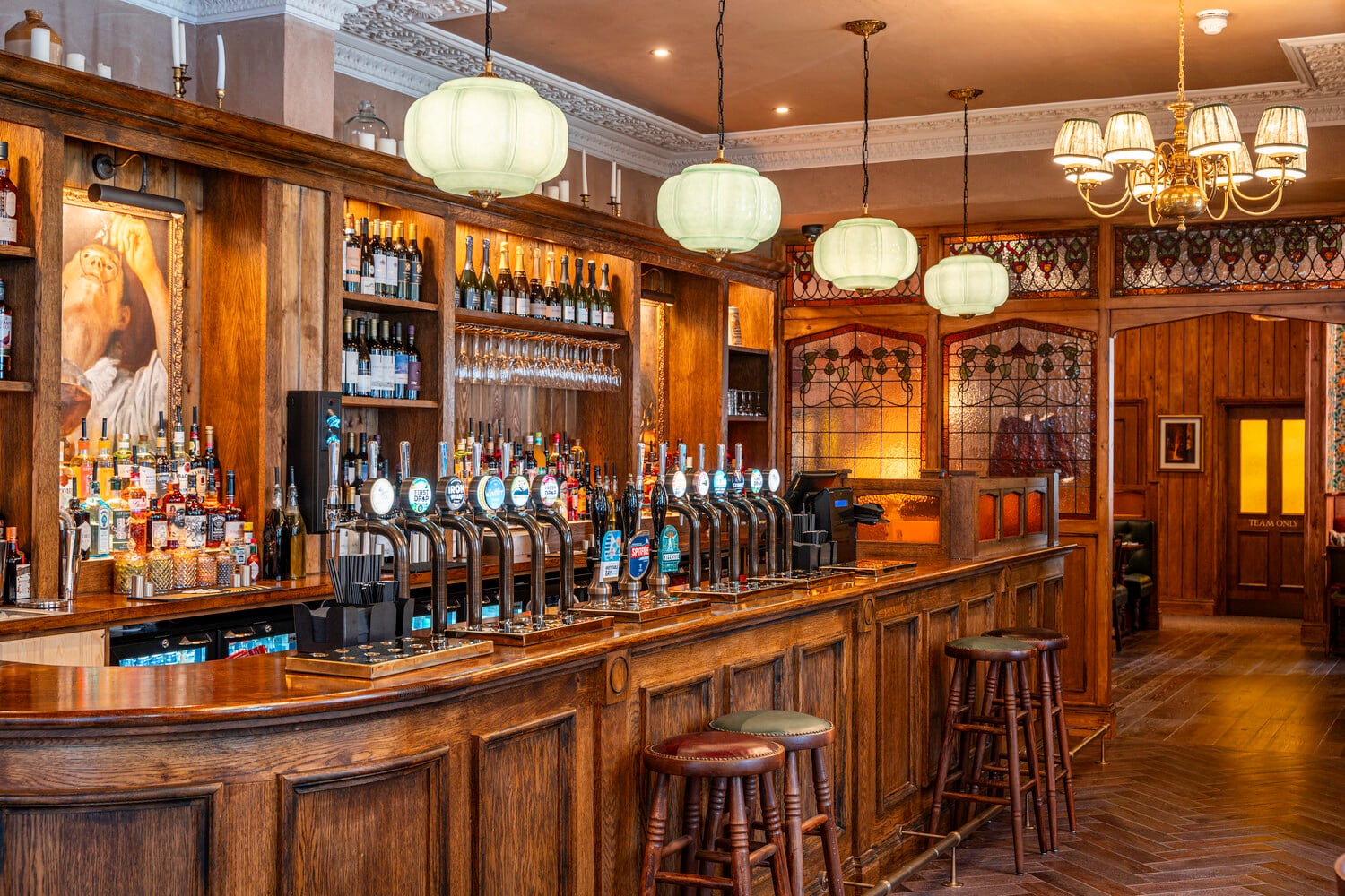 Shepherd Neame pub The White Horse and Bower in Westminster has reopened  following an investment of £950K.