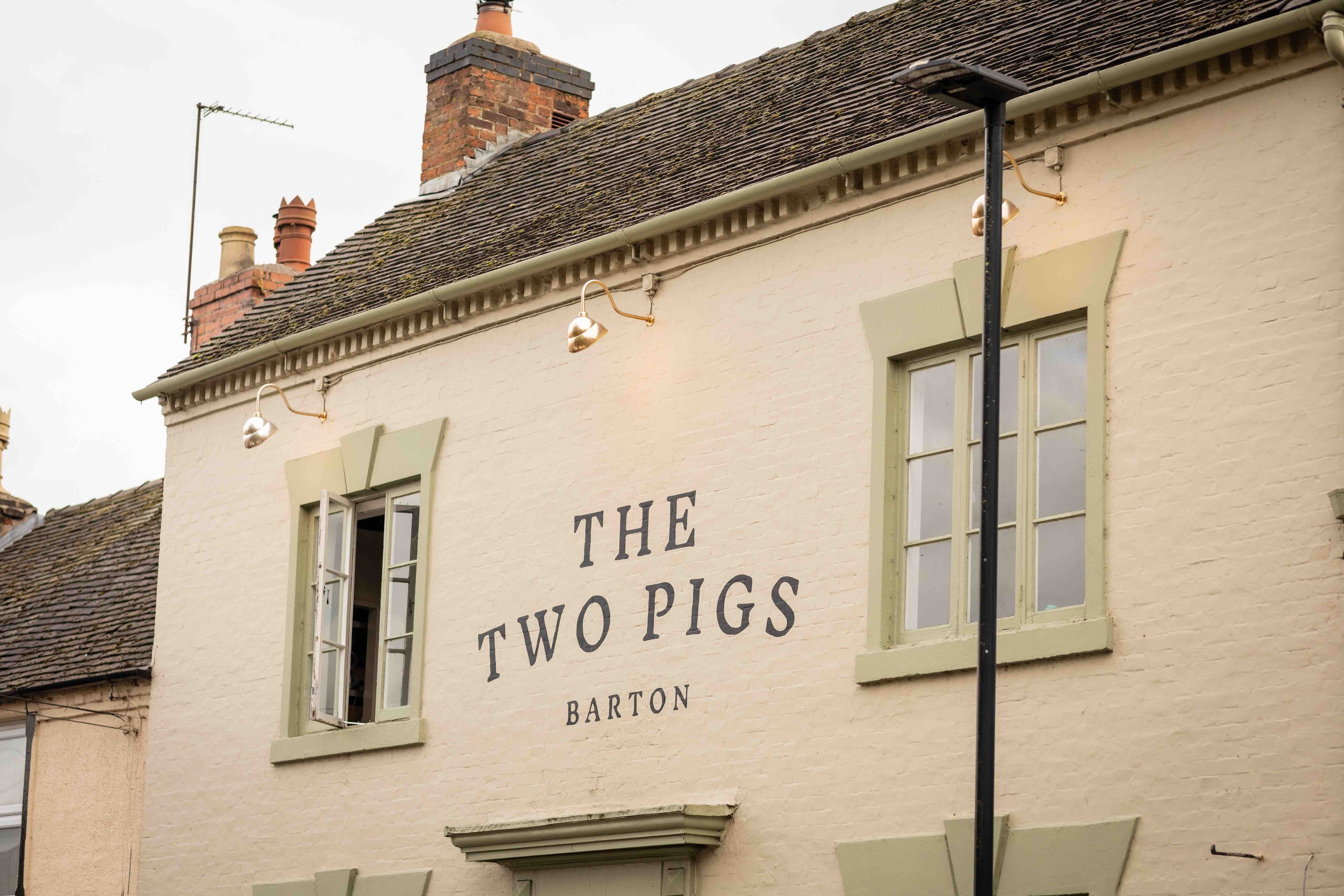 The Two Pigs, Barton-under-Needwood