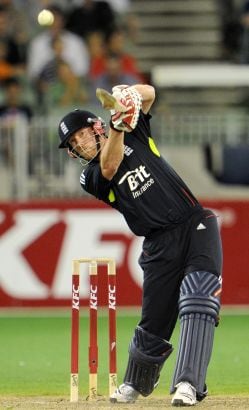 Paul-Collingwood-T20-cricket-batting.jpg