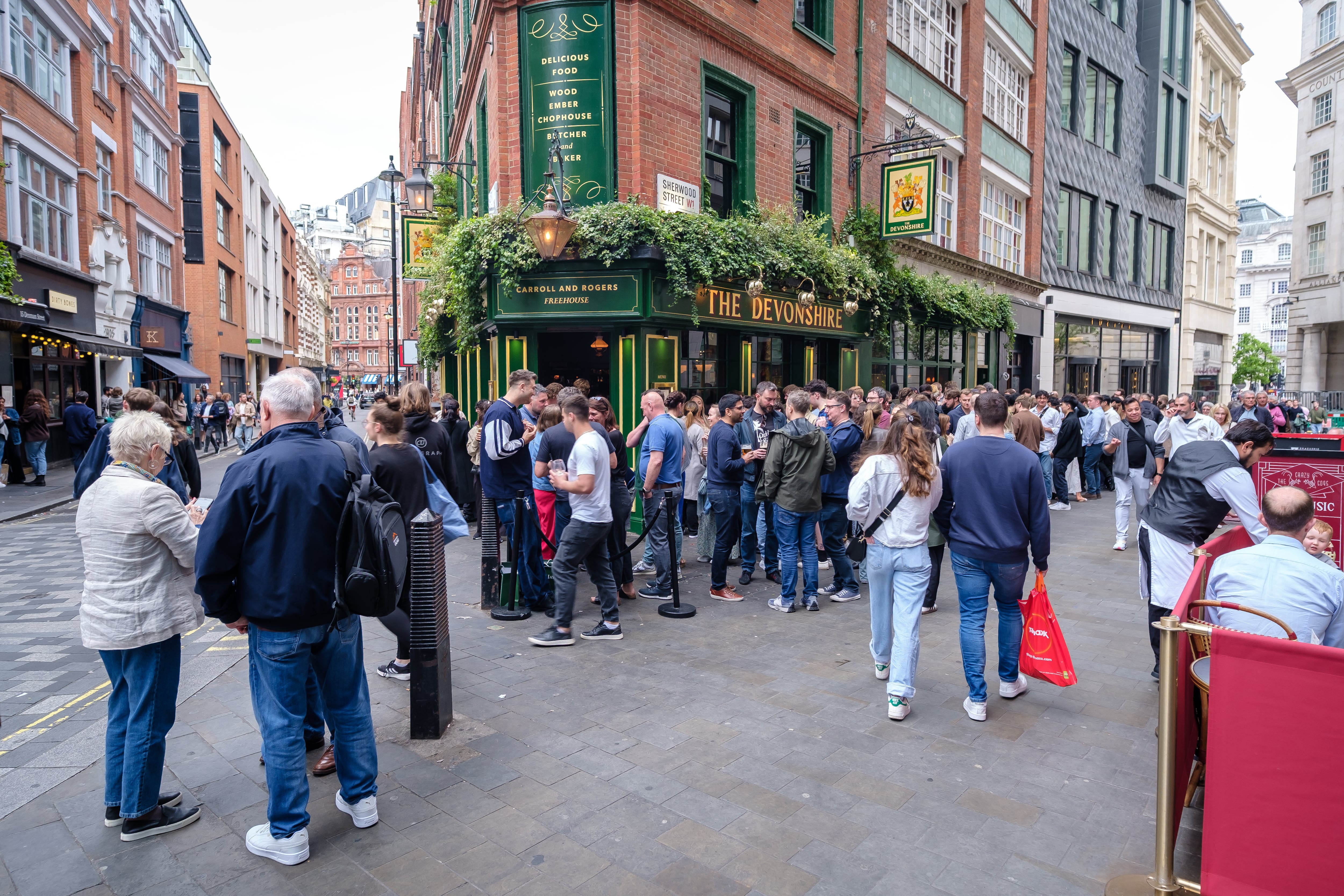 West End: Khan criticises Soho ‘vertical drinking’ proposals