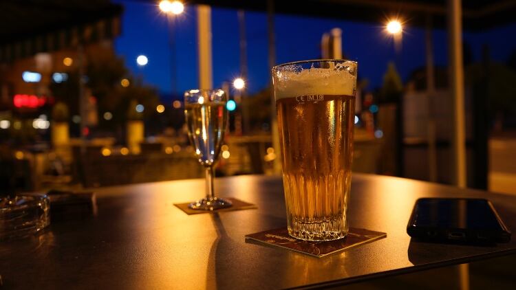 Two thirds of Brits claim thirst for pubs unaffected by 10pm curfew and table service rules
