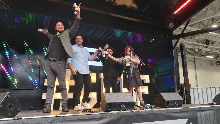 Elland-on-stage.jpg