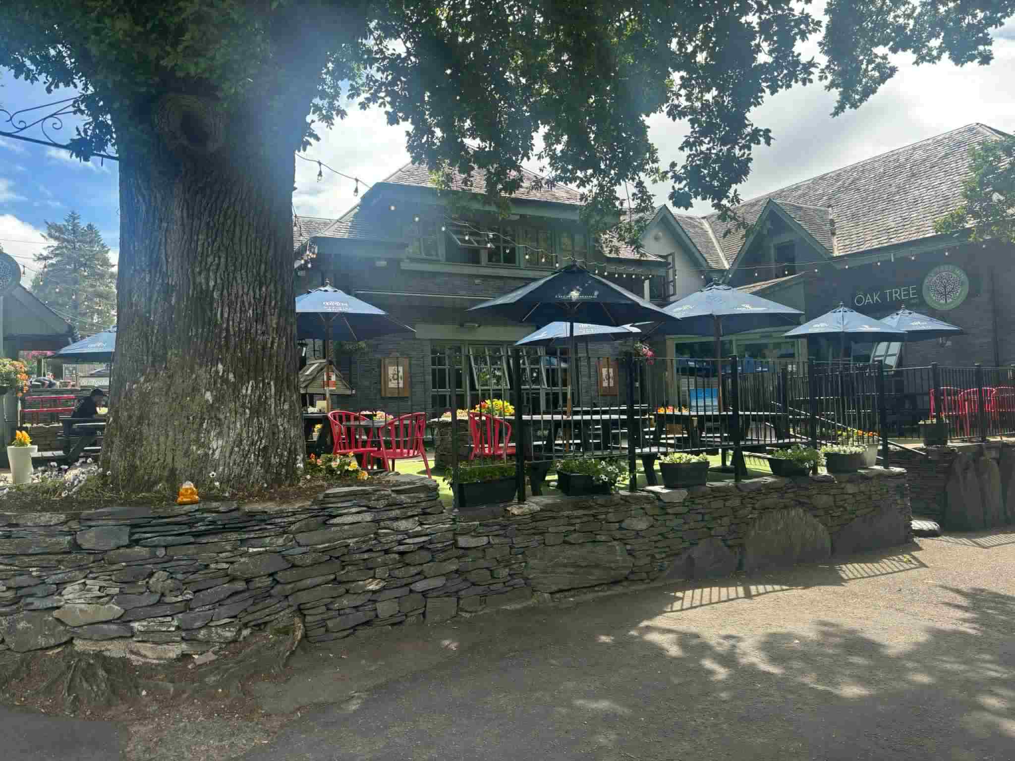 Oak Tree Inn