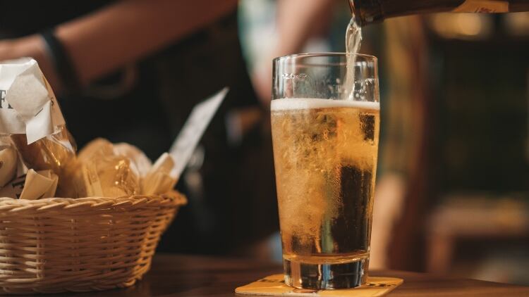 Boris Johnson expected to announce easing of lockdown restrictions for pubs