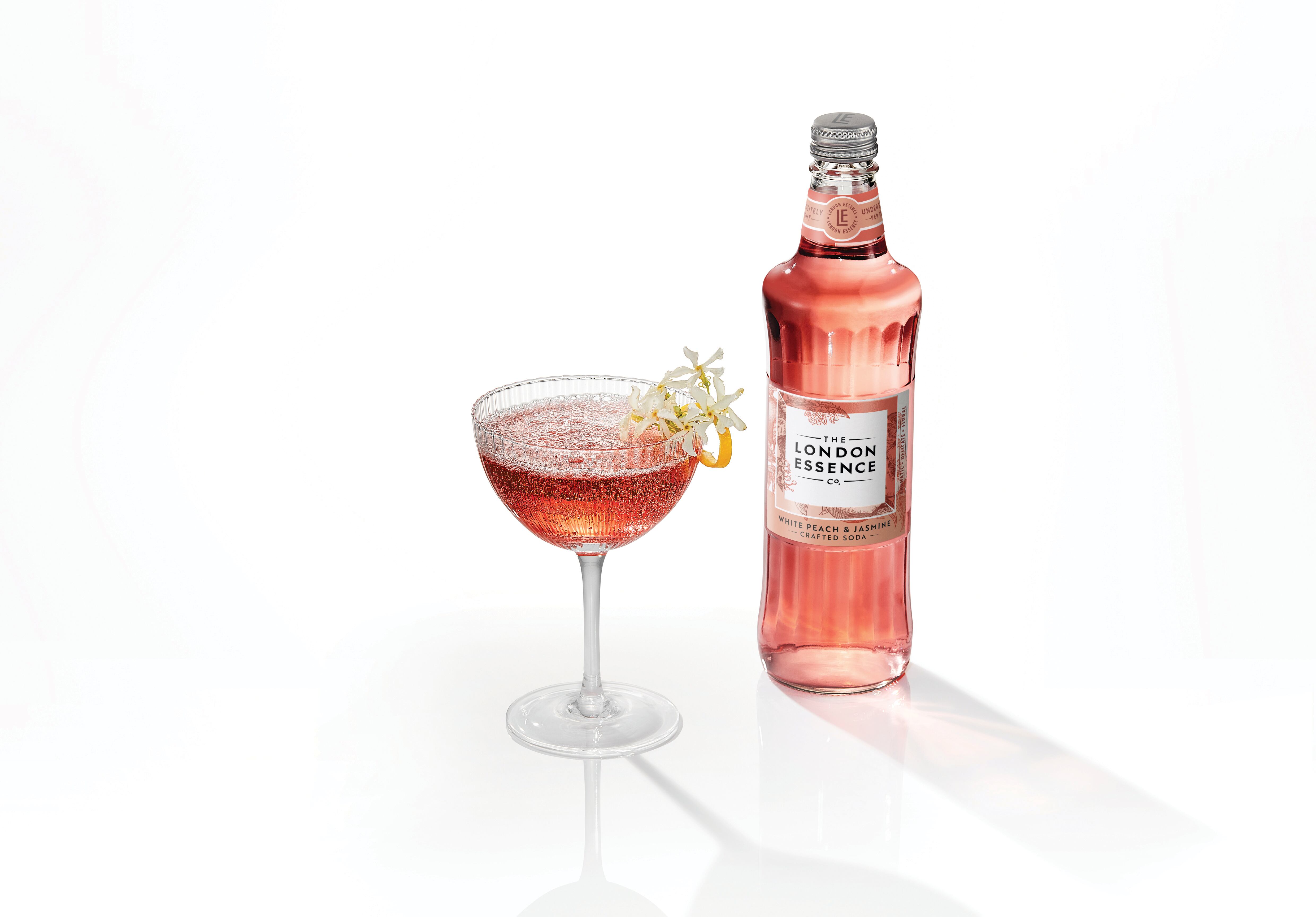 Drinks Masterclass: How to make a London Essence White Peach & Jasmine Spritz