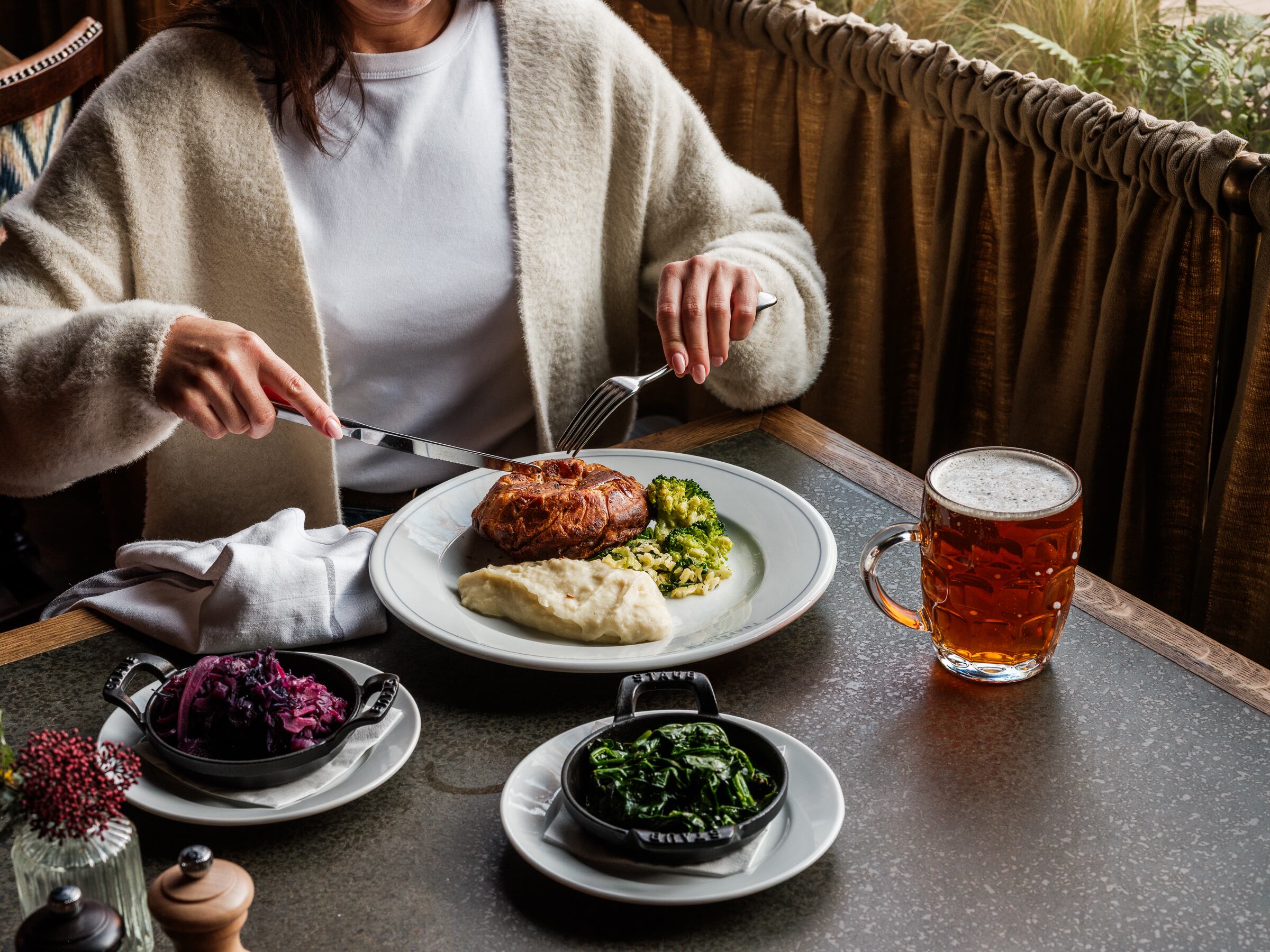 The Trafalgar, Chelsea serving beef and Guinness pie.