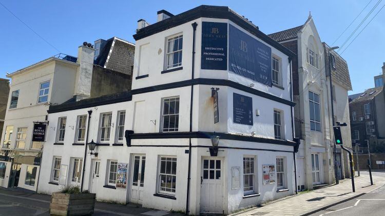 Pub.Station.Road.Hastings.4RESIZED.jpg