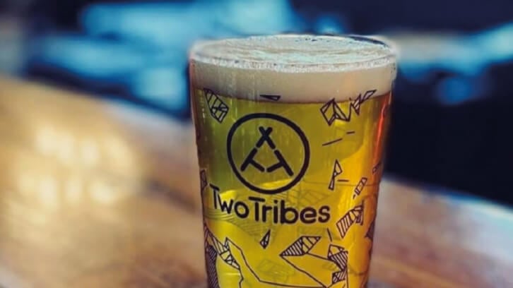 Two_Tribes_Perfect_Pour-optimized.jpg