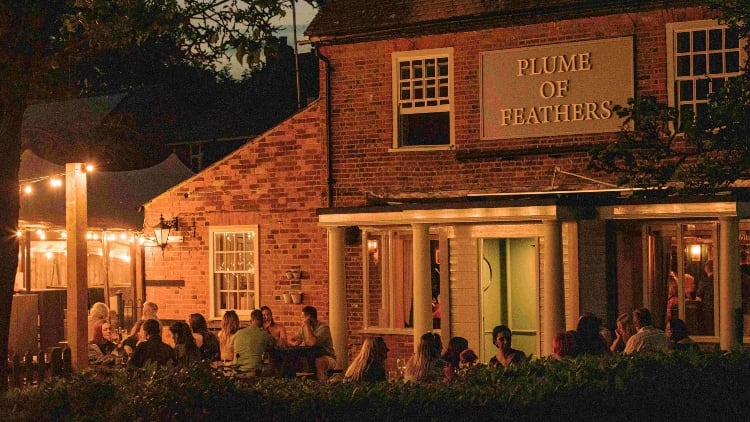Plume-of-Feathers-Hitchin.jpg