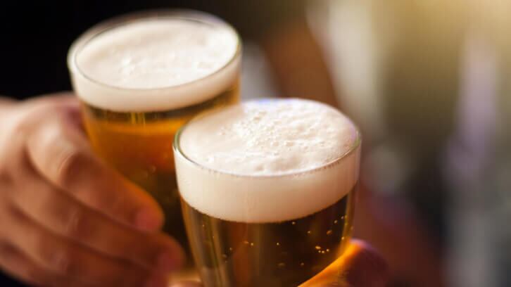 Drinks-sales-in-pubs-up-for-first-time-in-four-weeks.jpg