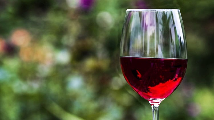 Give-public-vouchers-to-spend-in-pubs-think-tank-urges-Chancellor.jpg