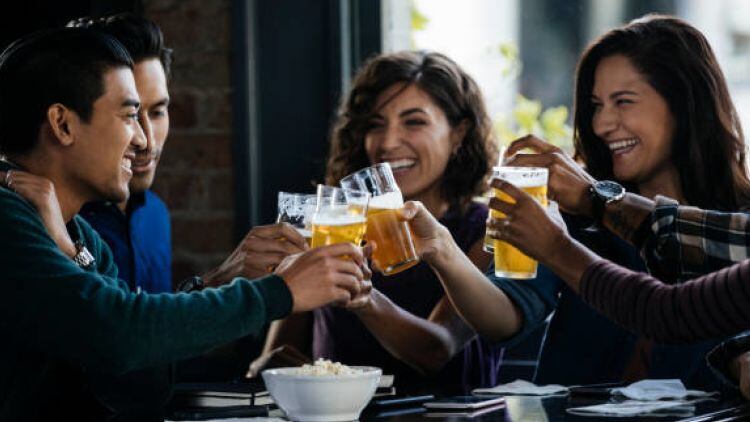 Pubs-estimated-to-sell-an-extra-8.2m-pints-during-Jubilee.jpg