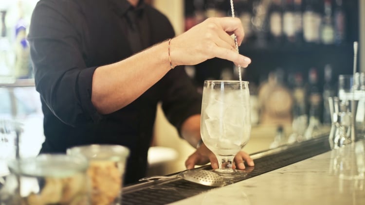 Employing-pub-staff-under-the-age-of-18.jpg