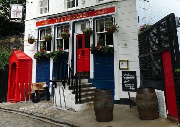 Grenadier-_Belgravia-_SW1_w.jpg