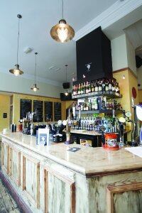 Pub.mentors.the.Elephant.Bar.000.jpg