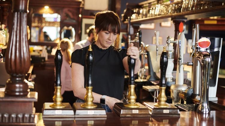 How-many-pubs-in-the-UK-were-opened-by-women-in-2022.jpg