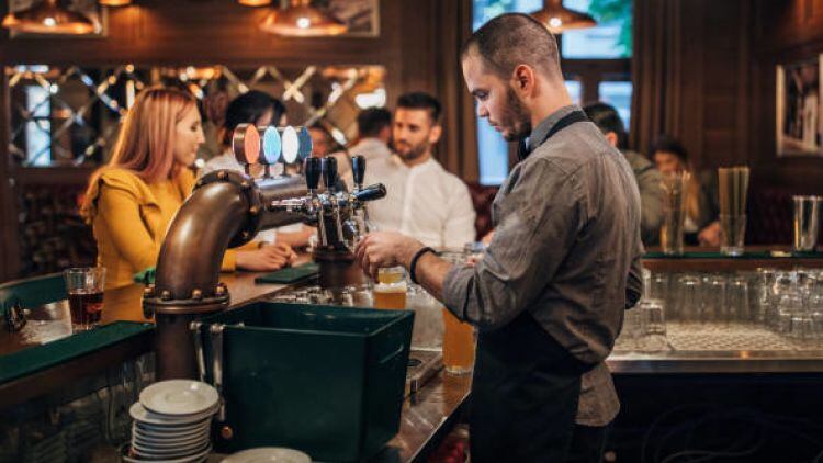 How-many-job-vacancies-in-the-hospitality-sector.jpg