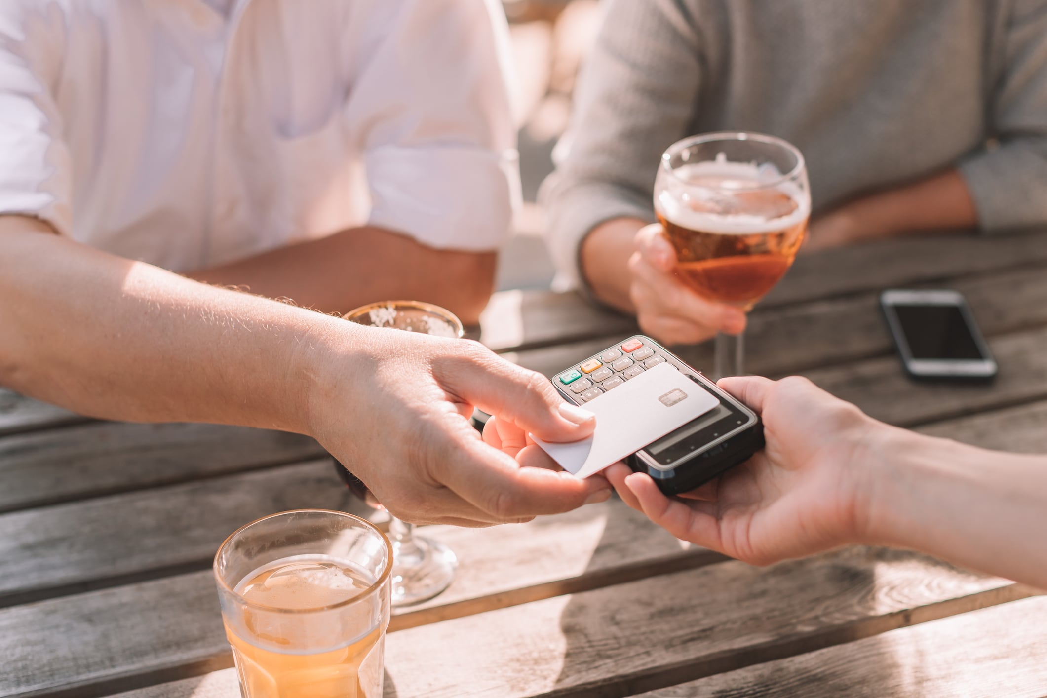 Spending in pubs, bars and clubs drops