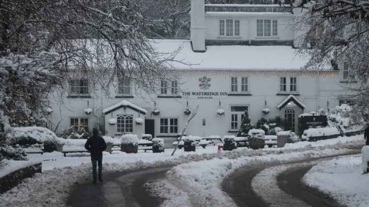 Lake-District-Inn-Collection-Group-pubs-save-people-from-snow.jpg