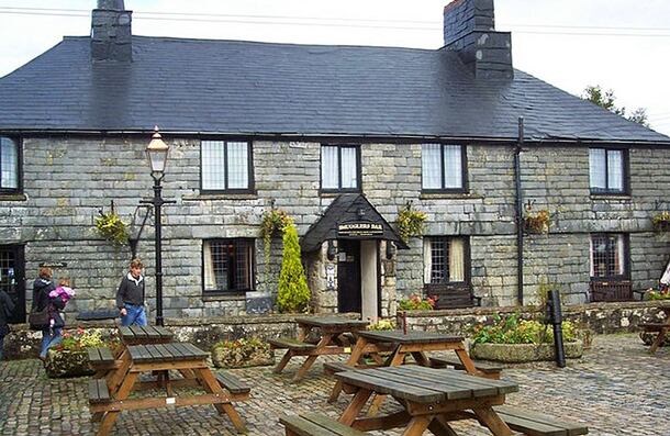 Jamaica_Inn_web.jpg