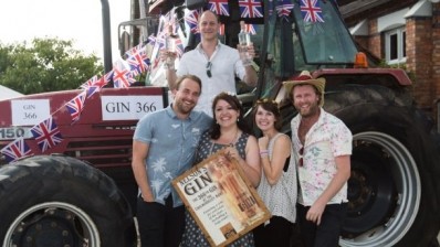 366th gin: Greg Kimber, Nelson's Gin, Jess Moody, the Cholmondeley Arms and her team.