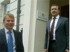 BII's Neil Robertson and Fair Pint's Karl Harrison outside the first mediation meeting