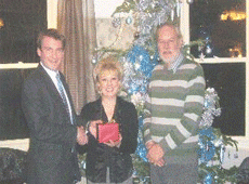 Brakspear's Santa: Tom Davies with tenants at The Jack & Jenny, Essex 