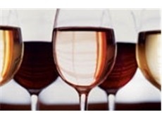 Major pub operators shun 125ml wine glasses