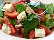 Salad: beware of hidden calories