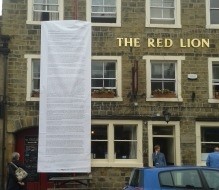 Ex-tenant Kevin Jones displayed the open letter outside his pub