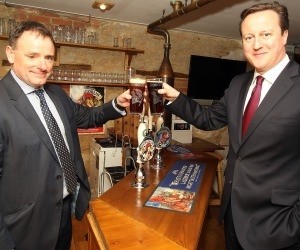 David Cameron visits Wychwood Brewery to discuss beer and pub trade