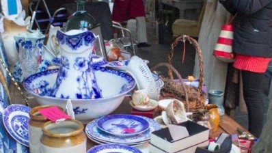 Business boosters: brocante and vintage market, buffet and talks