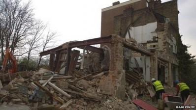 Destroyed: the Carlton Tavern in Westminister