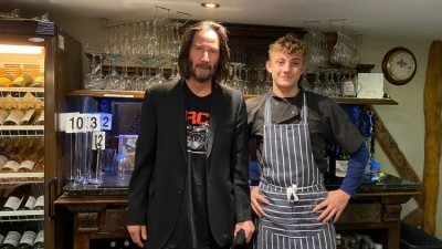 Surprise visitor: film star Keanu Reeves visits Hertfordshire pub (Credit: Facebook/Robin Hood Pub Tring/Laura Rolfe)