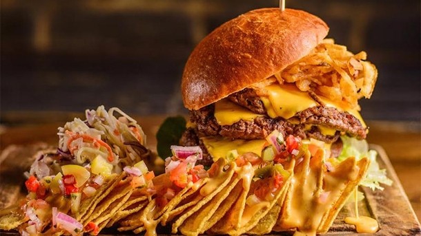 Trump Tower burger: crispy onions "combed to the right" like politician's hairdo