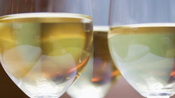 Branded wine sales opportunity missed by pubs and bars 