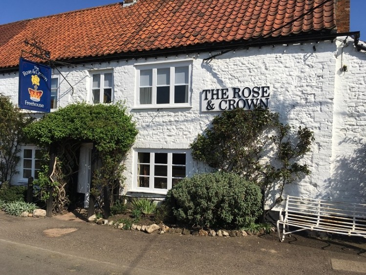 The Rose & Crown has offered to deliver hot meals to those who cannot leave the house (image: credit Andrew Waddison @AWPRCO)